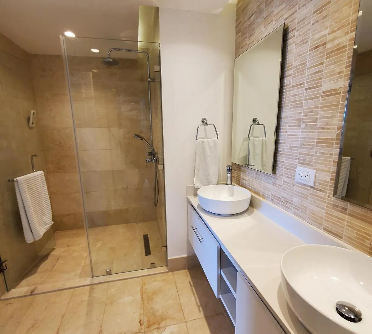 Apartment Large And Spacious 1 Bedroom Beachfront Condo In Cap Cana, Punta Cana